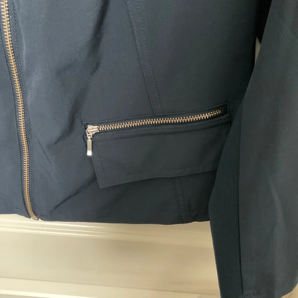 Zenergy by Chico’s Navy Blue Full Zip Lighweight Jacket - Size 0‎ (Small)